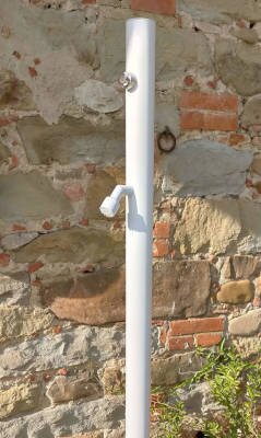 Colonna lavapiedi inox 316L temporizzata, temporizzazione fissa 15-18sec, in foto mini soffione in inox 316L con snodo, pulsante temporizzato in ottone cromato