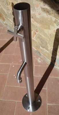 Colonna di presa d'acqua in acciaio inox 316L a profilo circolare